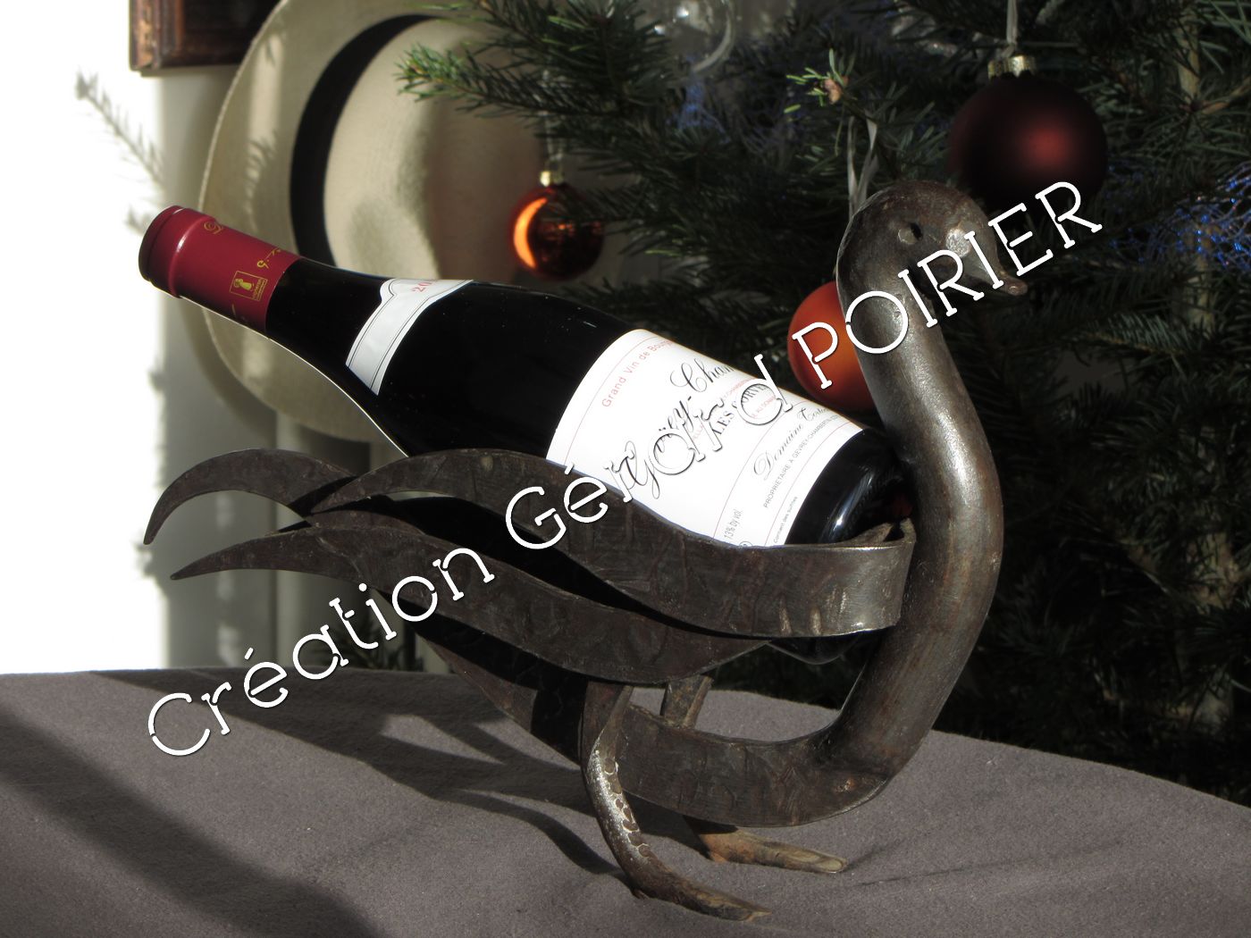 sculpture en fer forgé réalisée par Gérard Poirier avec un grand cru classé